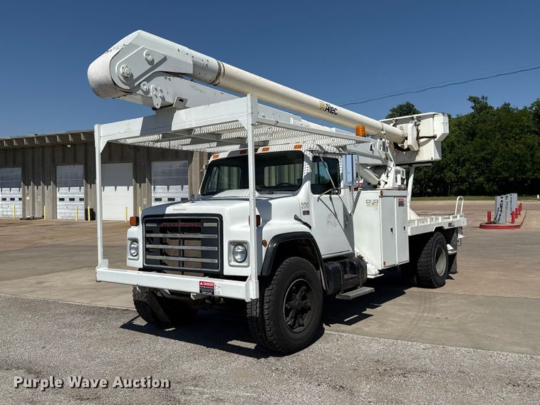 1986 International F1954 Bucket Truck - photo 1