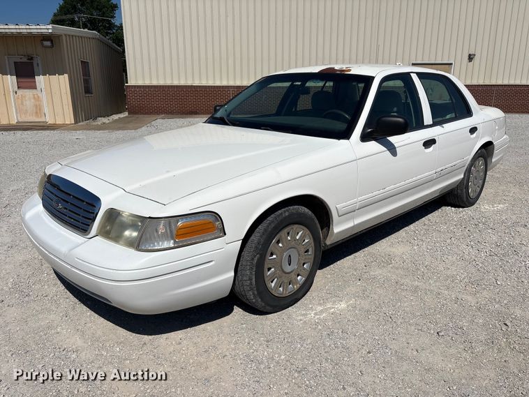 2005 Ford Crown Victoria - photo 1