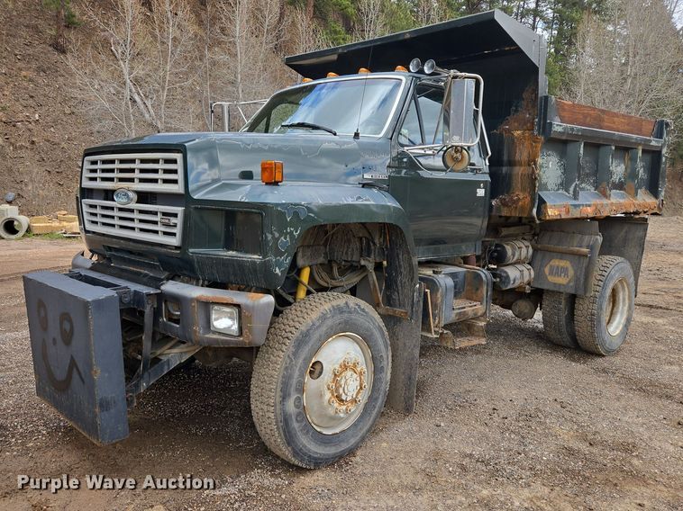1992 Ford F800 Dump Truck