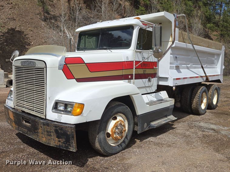 1990 Freightliner FLD Dump Truck