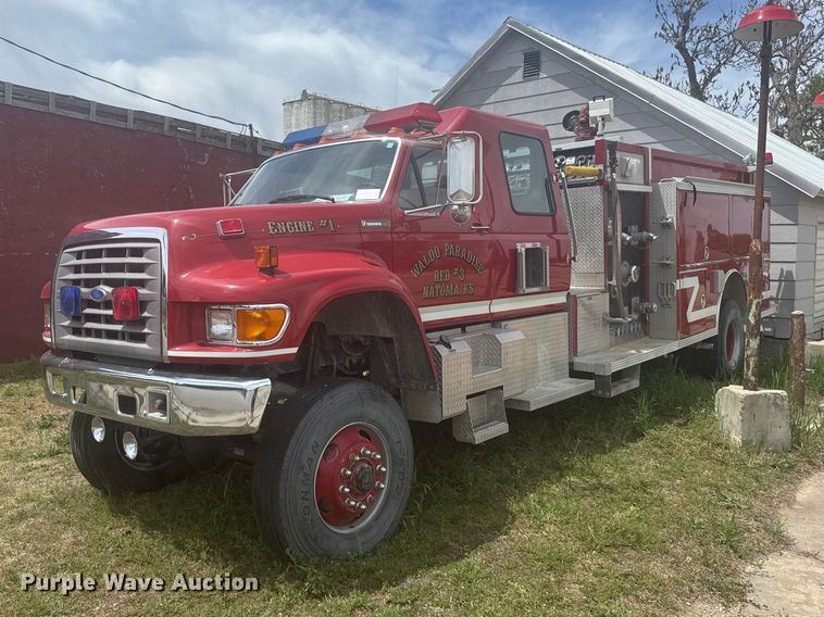 1996 Ford F700 Pumper Fire Truck - photo 1