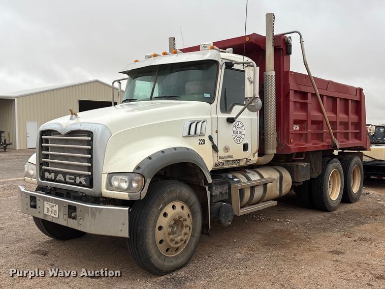 2012 Mack GU Dump Truck - photo 1