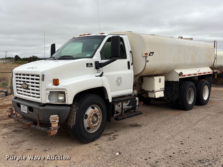 2003 Chevrolet C8500 Water Truck - photo 1