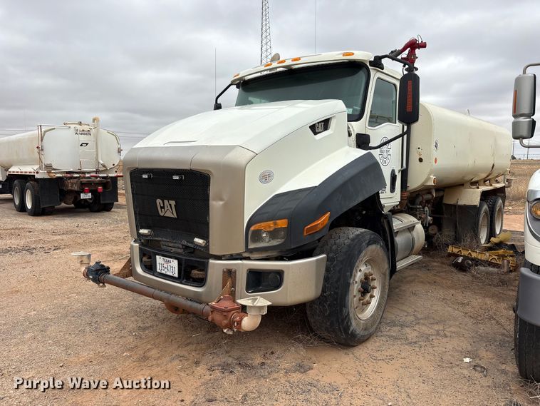 2014 Caterpillar CT660S SBA Water Truck - photo 1