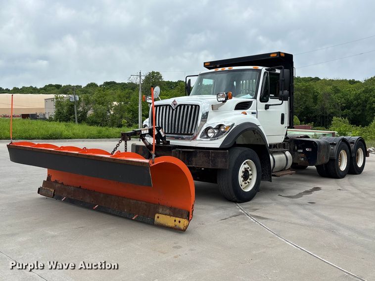 2015 International 7400 Truck Cab And Chassis - photo 1