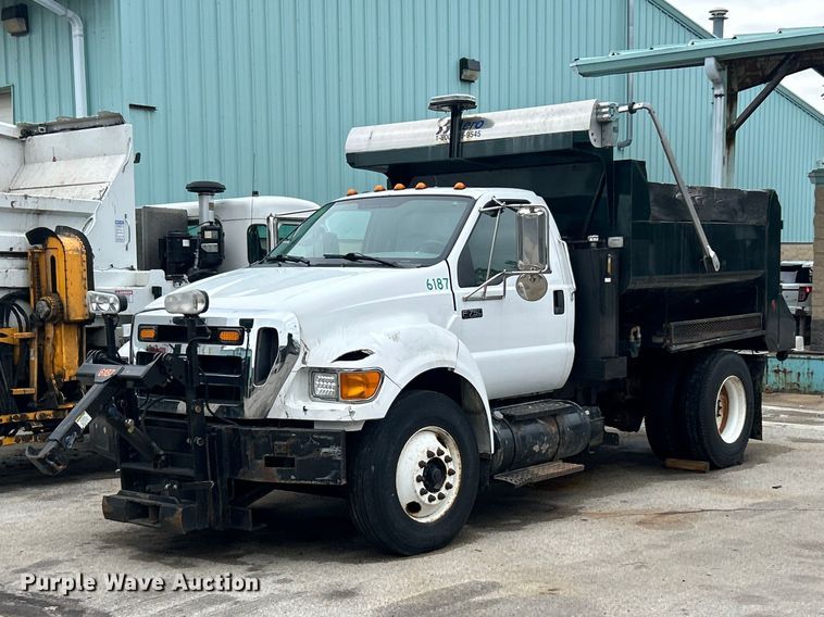 2008 Ford F750 XL Super Duty Dump Truck - photo 1