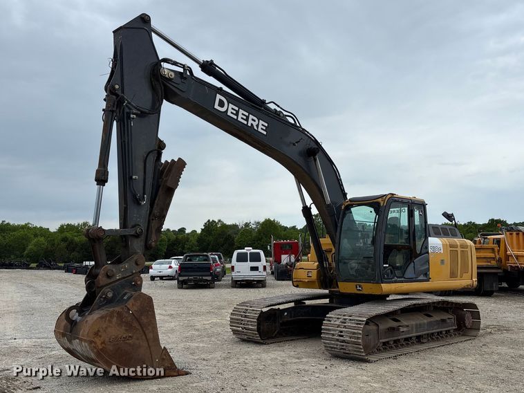 2013 John Deere 210G Excavator - photo 1