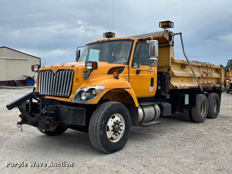 2011 International 7500 Dump Truck - photo 1