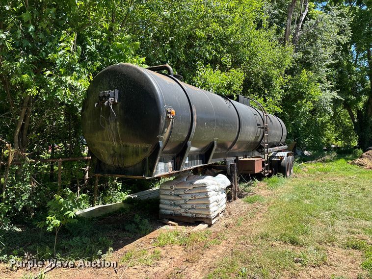 2010 Trailmaster Tanks, Inc. Oil Tank Trailer - photo 1