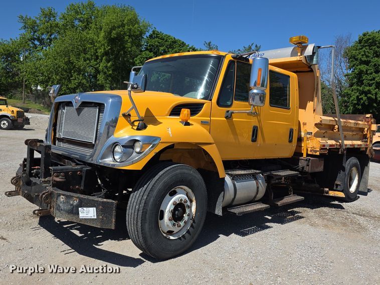 2008 International 7400 Crew Cab Dump Truck - photo 1