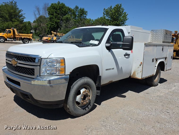2013 Chevrolet Silverado 3500HD Utility Bed Pickup Truck - photo 1