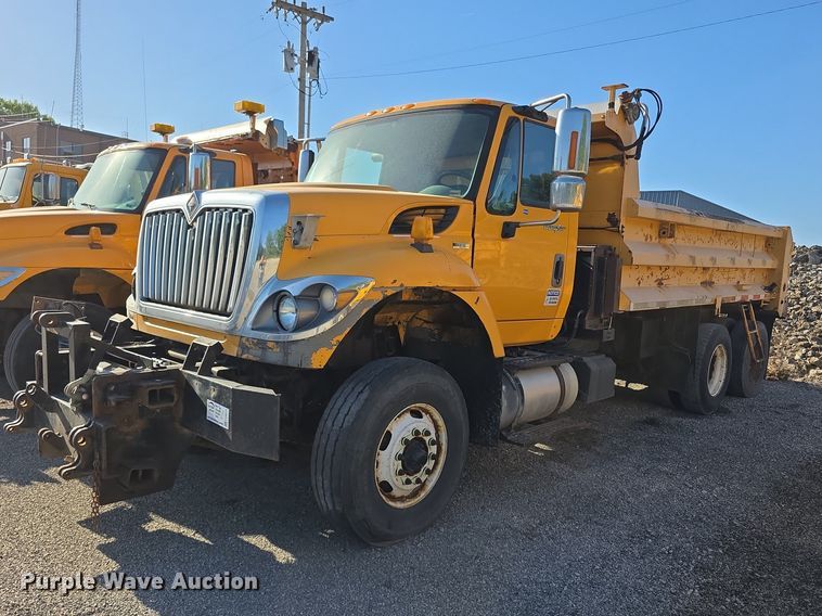 2013 International 7500 Dump Truck - photo 1
