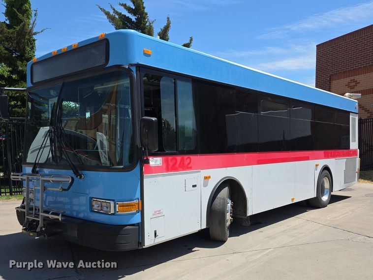 2012 Gillig G27E102N2 Shuttle Bus - photo 1