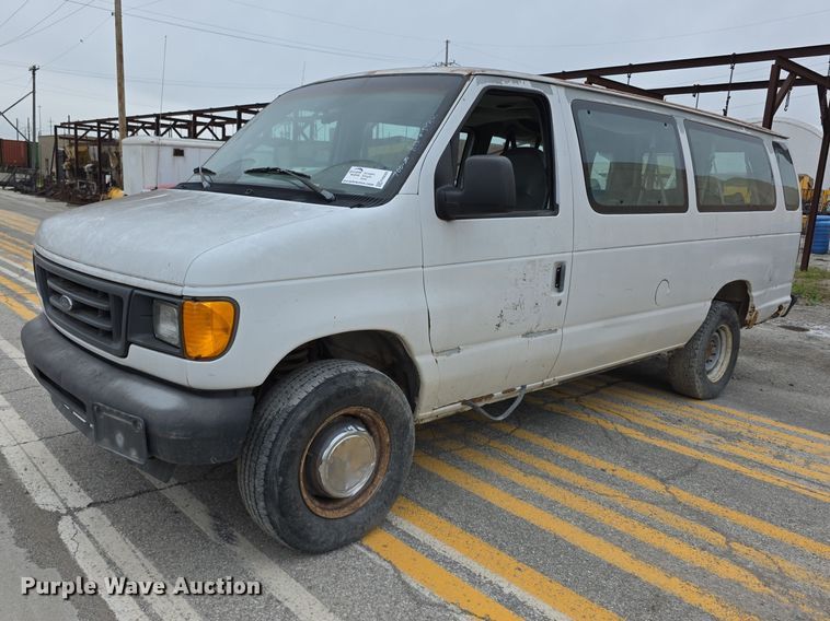 2004 Ford E350 Van - photo 1