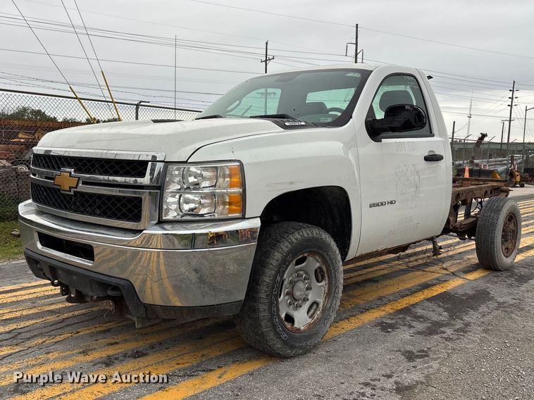 2012 Chevrolet Silverado 2500 Pickup Truck Cab And Chassis - photo 1