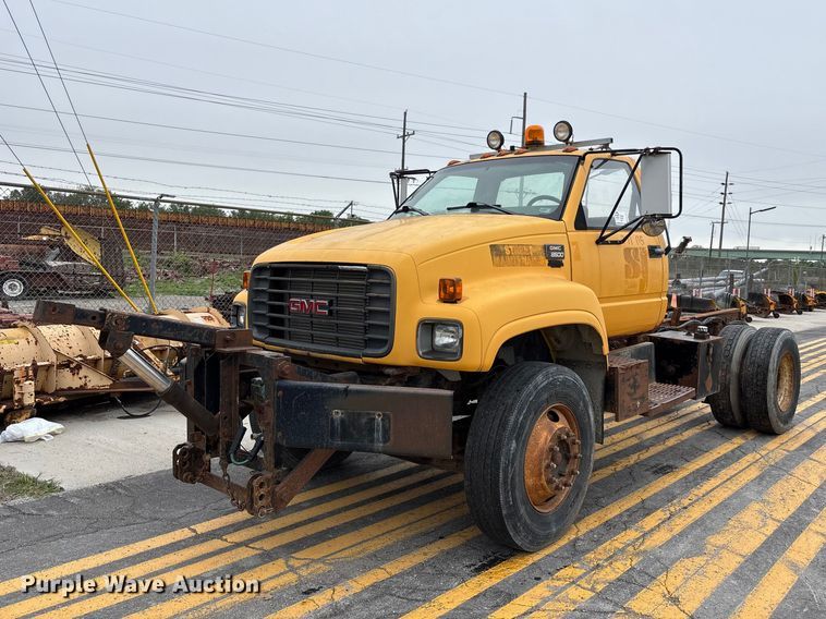 1999 GMC C7 Truck Cab And Chassis - photo 1
