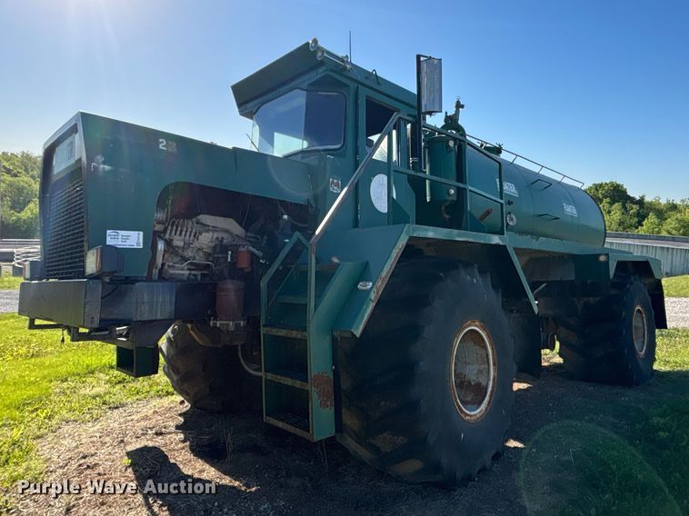 Off Road Floater Equipment 4030 Vacuum Truck - photo 1