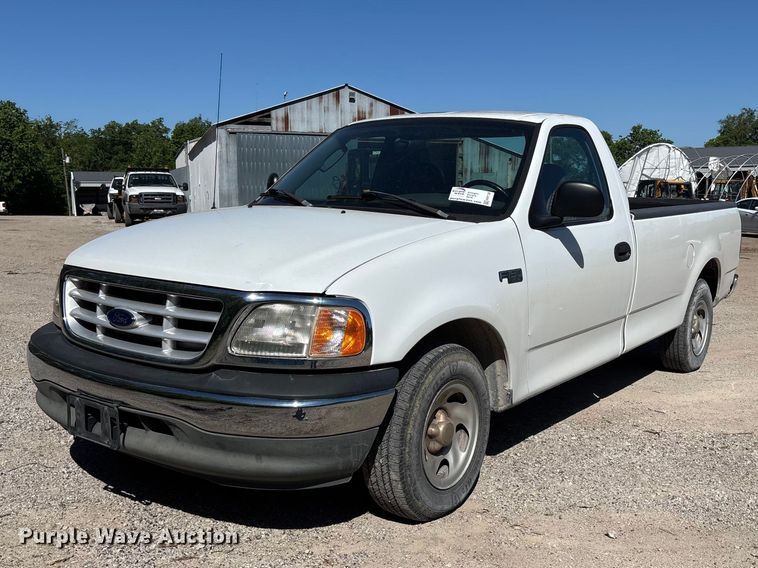 2004 Ford F150 XL Pickup Truck - photo 1
