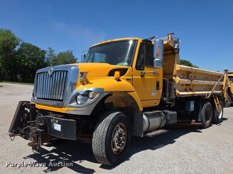 2012 International 7500 Dump Truck - photo 1
