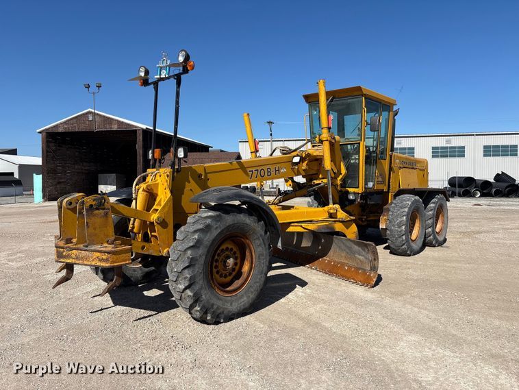 1990 John Deere 770 B-H Motor Grader