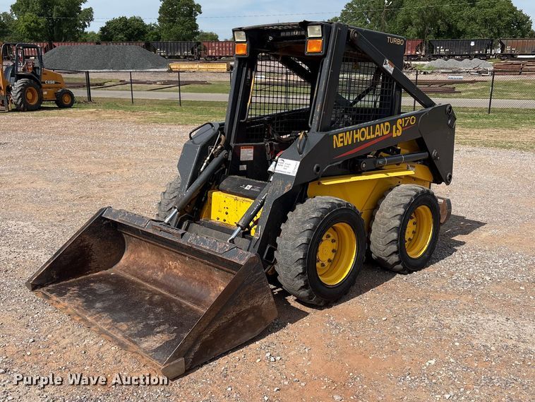 2003 New Holland LS170 Skid Steer Loader - photo 1