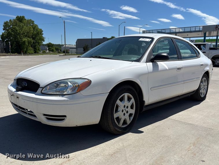 2007 Ford Taurus SE - photo 1