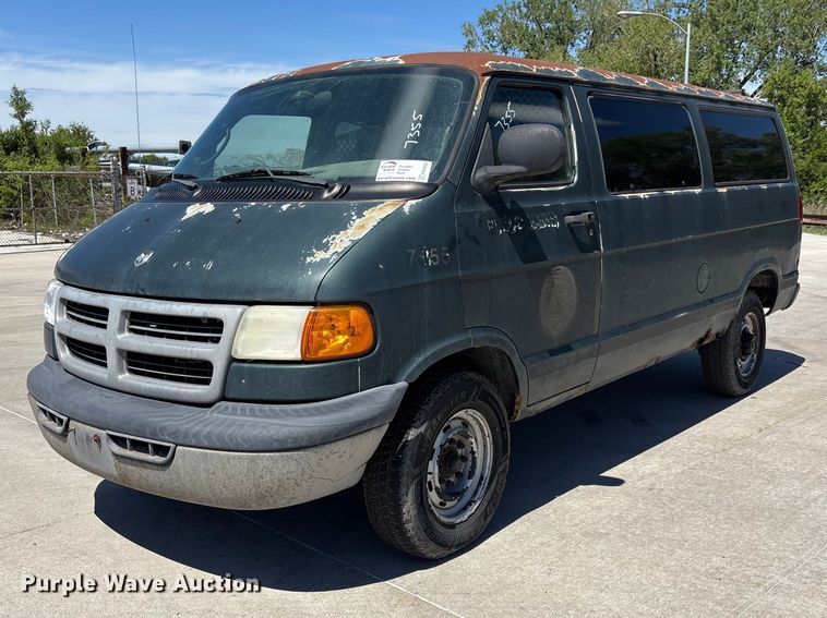 2001 Dodge Ram Van 3500 Car Carrier - photo 1