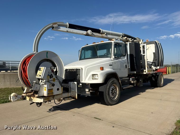 2001 Freightliner FL80 Sewer Jetter Truck - photo 1