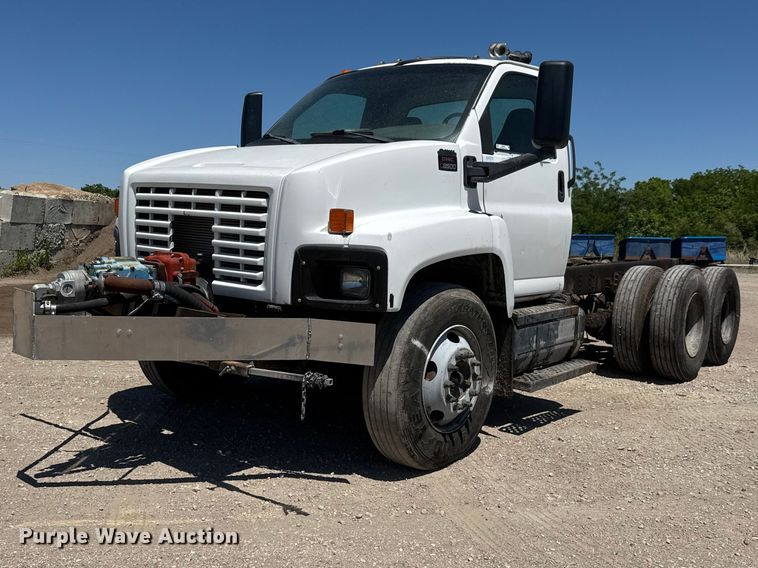 2003 GMC C8500 Truck Cab And Chassis - photo 1