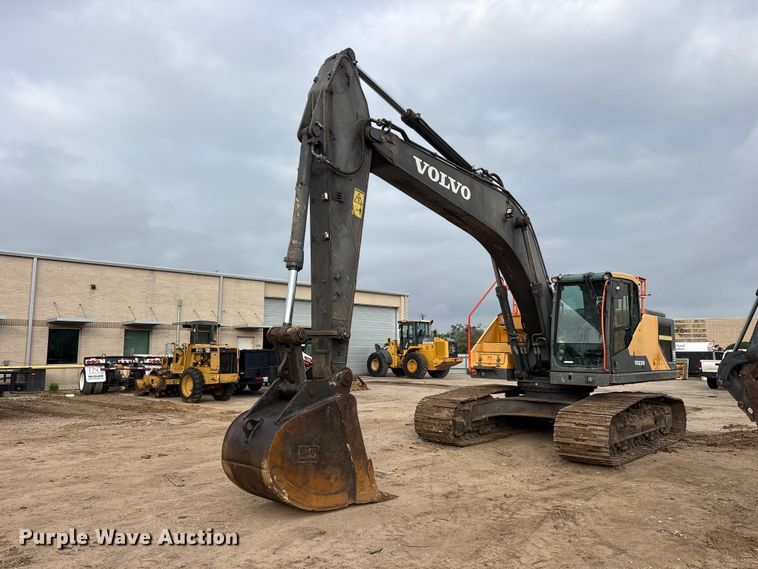 2017 Volvo EC250EL Excavator - photo 1