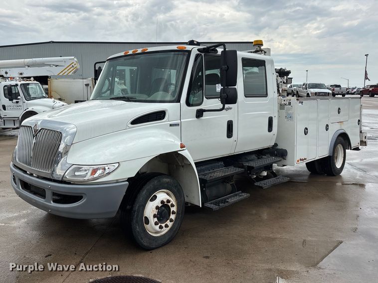 2010 International 4300 Crew Cab Utility / Service Truck - photo 1