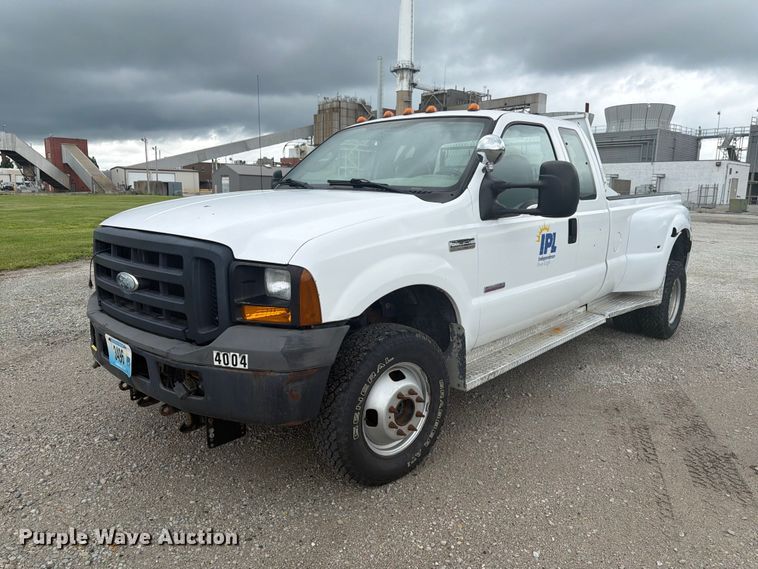 2006 Ford F350 Super Duty Ext. Cab Pickup Truck - photo 1