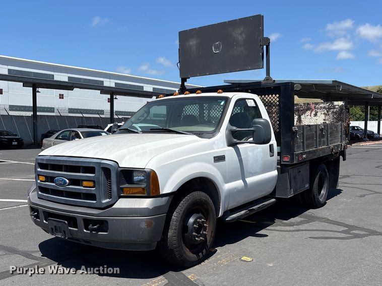 2006 Ford F350 Super Duty Flatbed Pickup Truck - photo 1