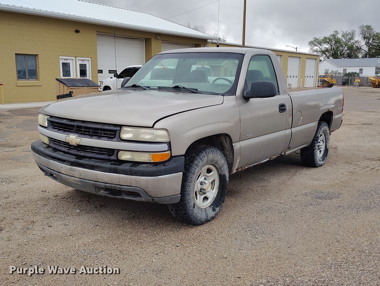 2001 Chevrolet Silverado 1500 Pickup Truck - photo 1