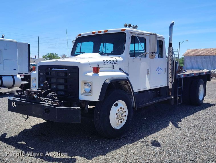 1982 International 1954 Crew Cab Flatbed Truck - photo 1