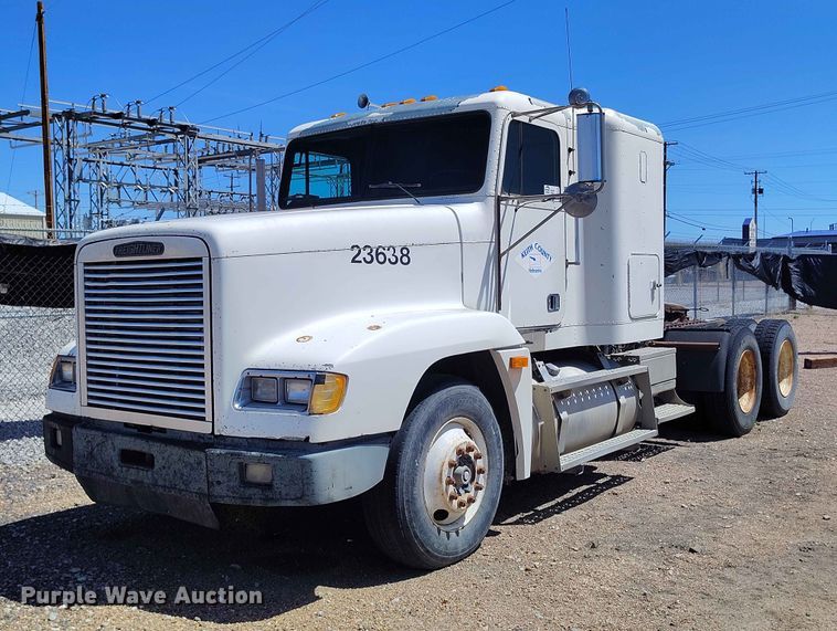 1996 Freightliner FLD Semi Truck - photo 1