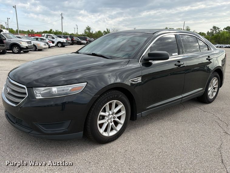 2013 Ford Taurus - photo 1