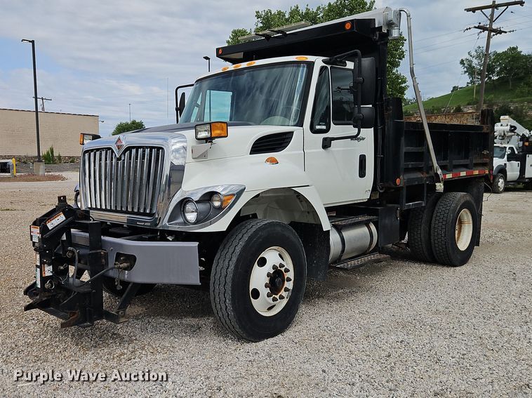 2014 International 7300 Dump Truck - photo 1