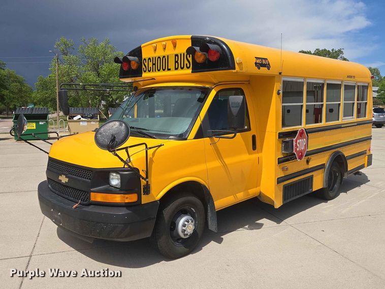 2004 Chevrolet Express School Bus - photo 1