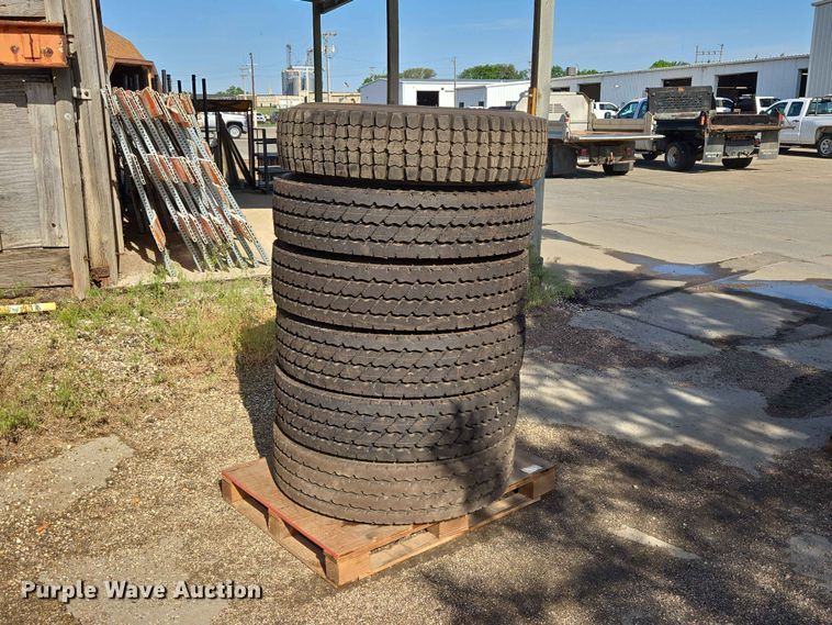 (6) 12R22.5 Tires