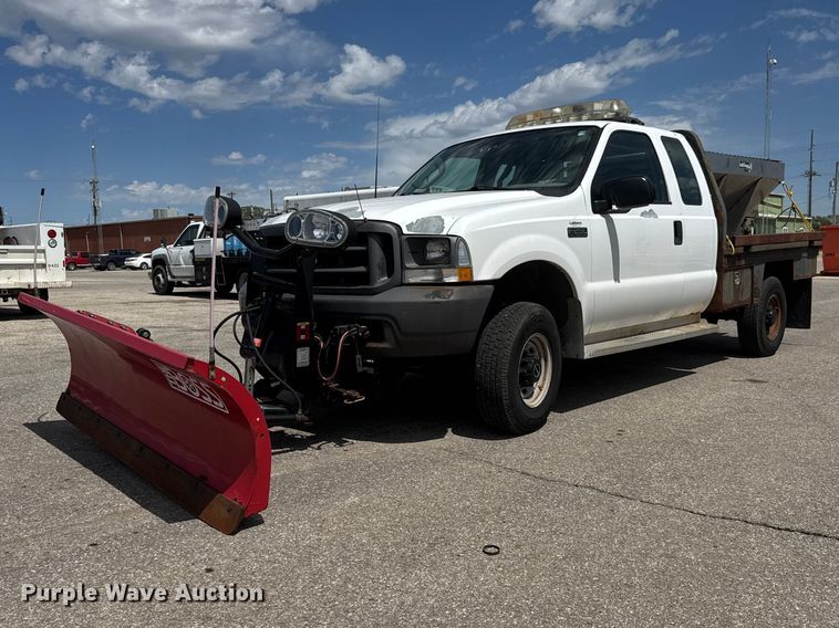 2003 Ford F250 Super Duty Ext. Cab Flatbed Pickup Truck - photo 1