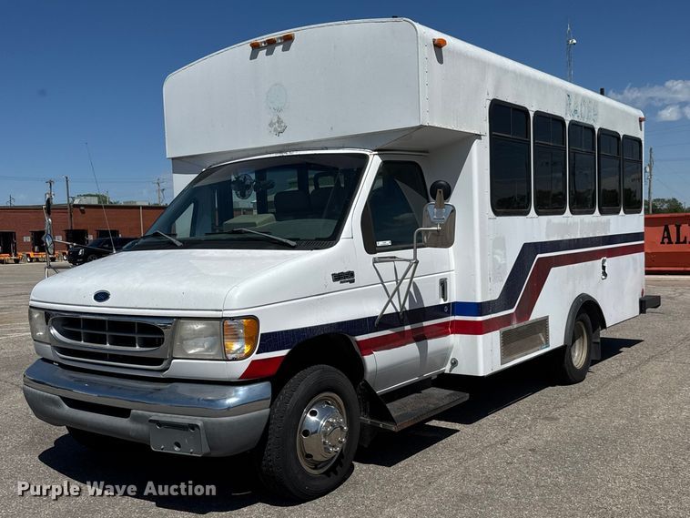 1998 Ford E350 Mobile Command Center - photo 1
