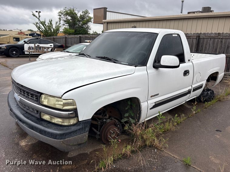 2000 Chevrolet Silverado 1500 Pickup Truck - photo 1