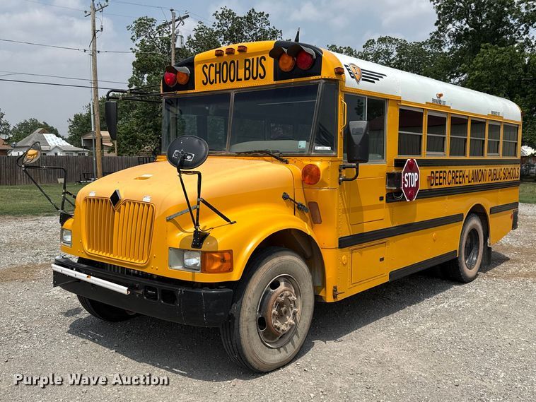 2003 International 3000IC School Bus - photo 1