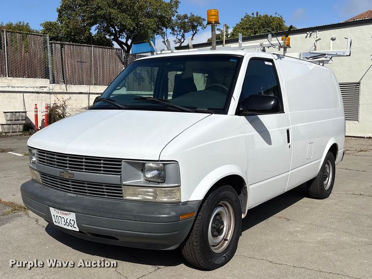 2000 Chevrolet Astro Van - photo 1