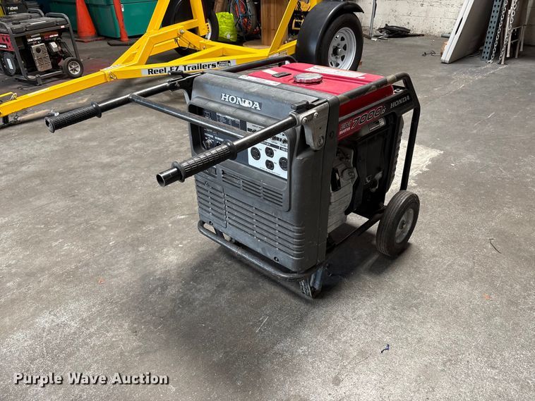 2010 Honda EM7000is Generator - photo 1