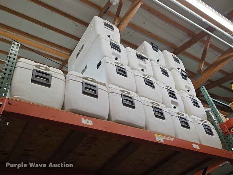 (33) Igloo Coolers - photo 1