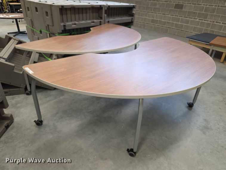 (22) Tables - photo 1
