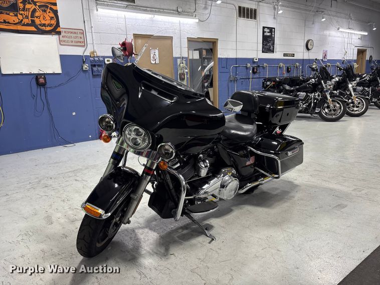 2019 Harley-Davidson Police Electra Glide Motorcycle - photo 1
