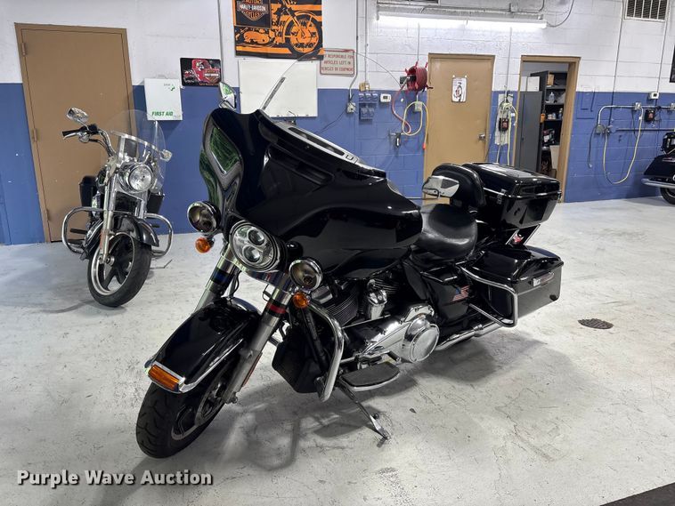 2018 Harley-Davidson Police Electra Glide Motorcycle - photo 1